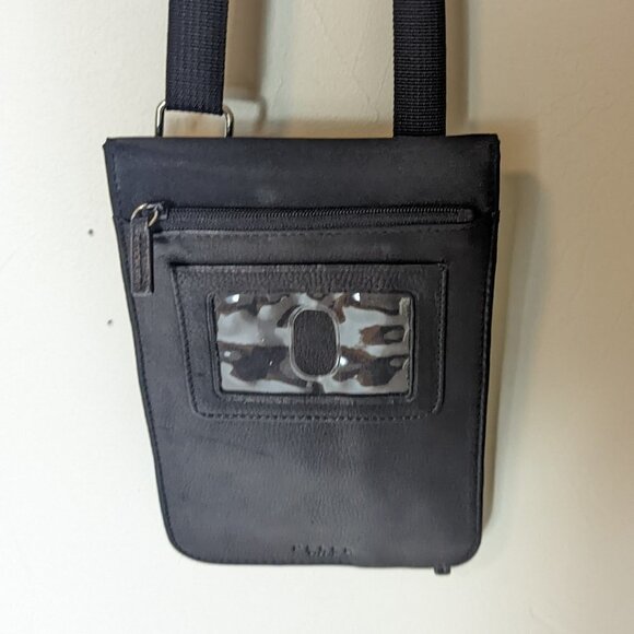 Pelle Studio Leather Bag Passport Crossbody Bag made by Wilsons Leather - Picture 5 of 11